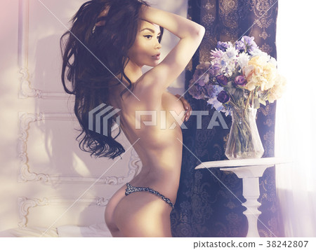 Gorgeous lady Gorgeous lady 38242807