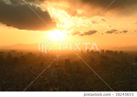  Tokyo's Tokyo cityscape "Mount Fuji (near the sun) and the sun setting" (near the far right is the skyscrapers in Shinjuku, the far left is Shibuya) 38243653