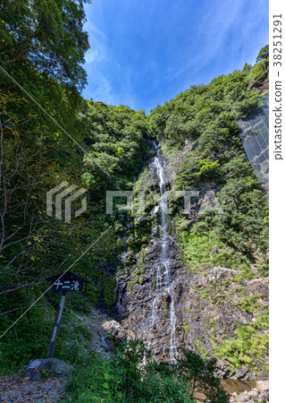 Kumano River (July fine waterfall) Kumano River (July fine waterfall) 38251291