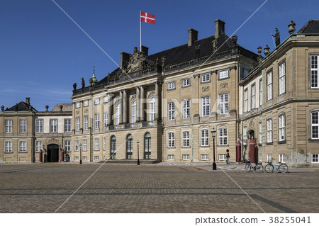 Amalienborg Palace - Copenhagen - Denmark Amalienborg Palace - Copenhagen - Denmark 38255041
