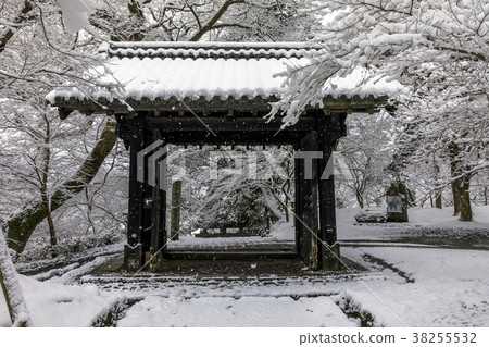 秋雪城堡在雪中 38255532