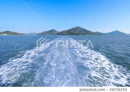 從輪渡到清澈的內海和白石島（岡山縣Prefecture岡市）的風景*評論欄中有拍攝位置信息 38256254