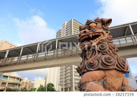 Kokusai Dori Shisa Okinawa, Naha Airport, Yui Rail, Monorail 38257339