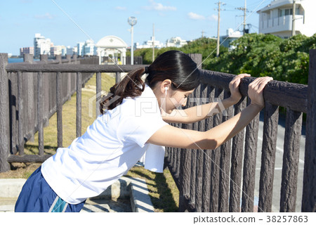 運動的女性 運動的女性 38257863