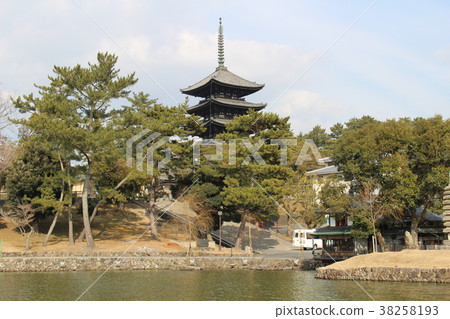 Kofuku-ji Temple Five-storied Pagoda of Sarusawa Nara City in Winter 38258193