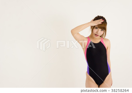 Woman in swimming suit 38258264