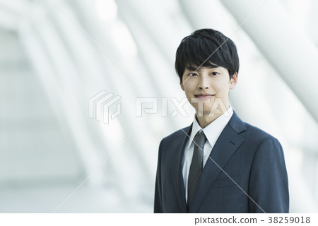 Portrait of businessman in office 38259018
