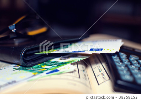 Financial balance with Euro 38259152