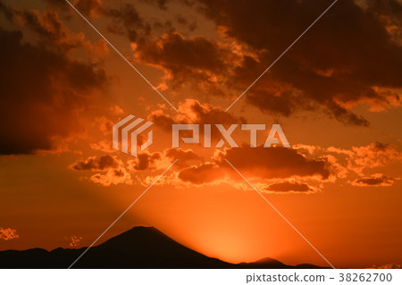 "Science of Mount Fuji" related search keyword seen from Tokyo cityscape, sunset view, Sumida-ku of Japan is solar continuous photo "Science of Mount Fuji" related search keyword seen from Tokyo cityscape, sunset view, Sumida-ku of Japan is solar continuous photo 38262700