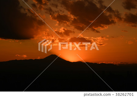 "Science of Mount Fuji" related search keyword seen from Tokyo cityscape, sunset view, Sumida-ku of Japan is solar continuous photo 38262701