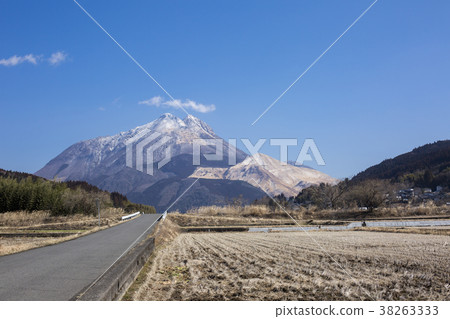 湯布院盆地冬季 38263333