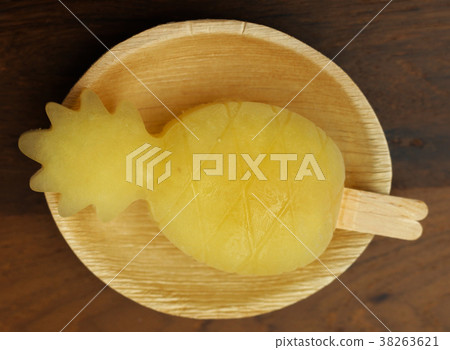 vegetarian dessert frozen pineapple juice ice vegetarian dessert frozen pineapple juice ice 38263621