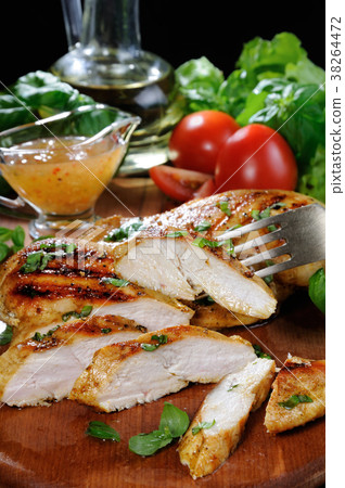 Grilled chicken breast Grilled chicken breast 38264472
