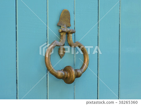 Blue handle door rusty iron ring 38265360