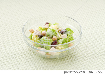 Romanesco和混合豆沙拉 38265722