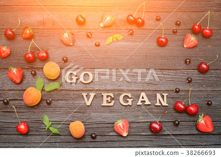 Inscription Go vegan and fruits Inscription Go vegan and fruits 38266693