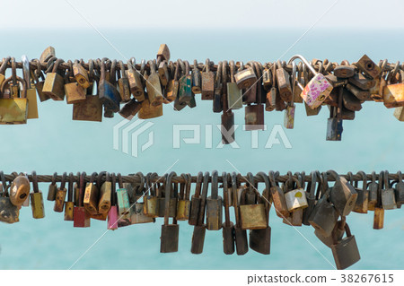 key a lot Hanging on the bridge the lock represent 38267615
