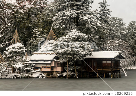 Kenrokuen的雪景 Kenrokuen的雪景 38269235
