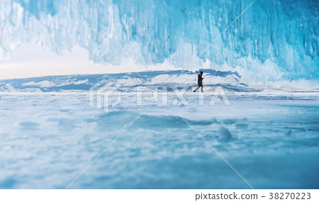Winter landscape, snow on the floor with ice 38270223