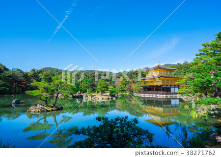 Kyoto Kinkakuji Temple in the fall Kyoto Kinkakuji Temple in the fall 38271762