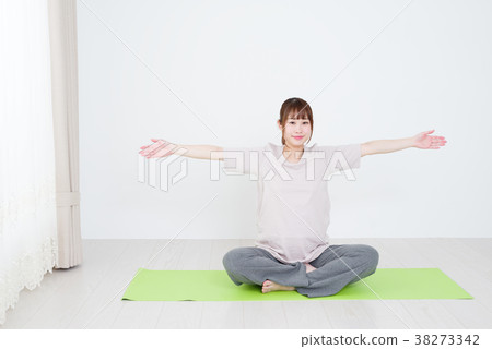 Maternity image Maternity image 38273342
