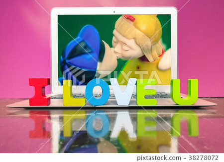 I LOVE U with woden letters I LOVE U with woden letters 38278072