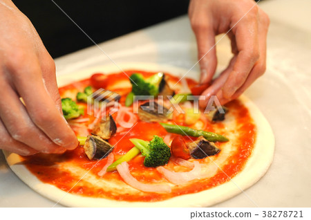 Make a pizza 38278721