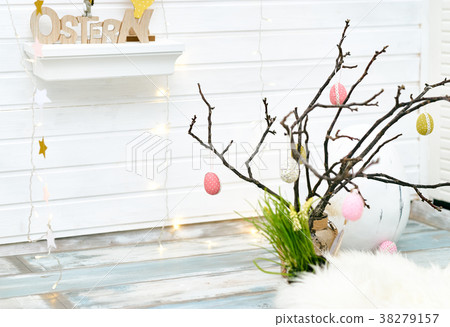 Studio shot of Easter decorations 38279157