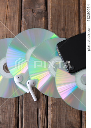 無線耳機、CD 和智慧型手機音樂影像 38280034