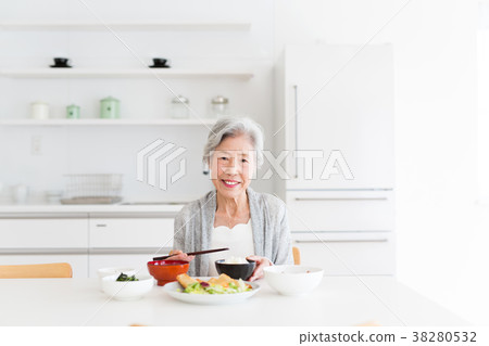 高級女人吃 38280532