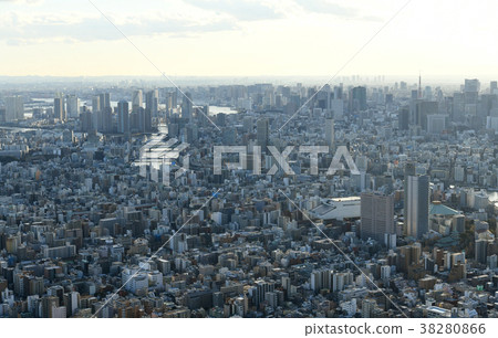 日本的東京都市風景，Kachidoki，Harumi，汐留等（在橫濱港未來21等），東京塔在右邊 38280866
