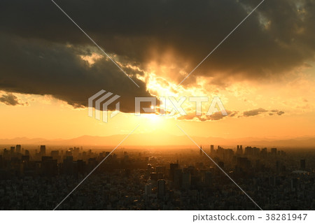 Tokyo cityscape / sunset view (Skype group such as Mt. Fuji and Shibuya and Shinjuku), Tokyo Dome on the right 38281947