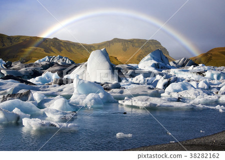Jokulsarlon Glacial Lagoon in Southern Iceland Jokulsarlon Glacial Lagoon in Southern Iceland 38282162