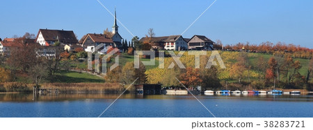Seegraben, village on the shore of lake Pfaffikon  38283721