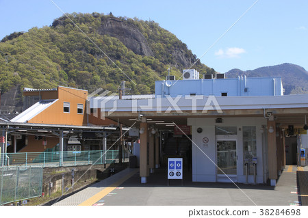 图库照片: 大月站,中央干线和富士快车的中转站建筑物