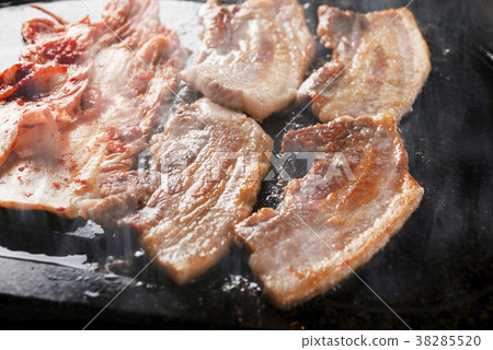 Korean grilled meat 38285520