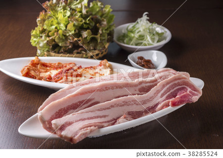 Korean grilled meat 38285524