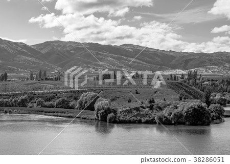 [Monotone] Kawarau River in Cromwell 38286051
