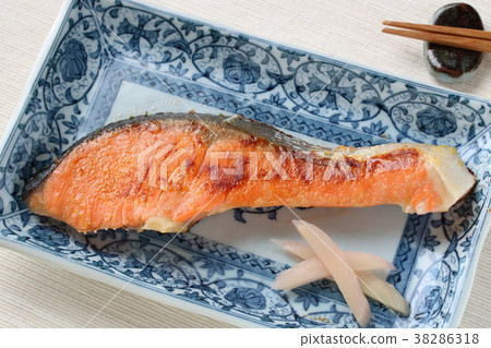 與銀杏樹的烤魚 38286318