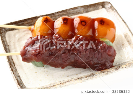 Skewers dumplings 38286323