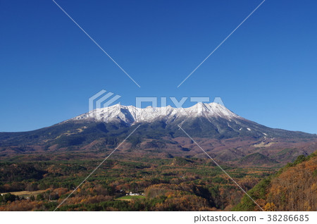 Shinshu Kiso Mt. Kozoan從深秋山Mt. Ontake(山)山信仰山聚集了普通人的信仰 Shinshu Kiso Mt. Kozoan從深秋山Mt. Ontake(山)山信仰山聚集了普通人的信仰 38286685