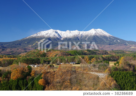 Shinshu Kiso Mt. Kozoan從深秋山Mt. Ontake(山)山信仰山聚集了普通人的信仰 Shinshu Kiso Mt. Kozoan從深秋山Mt. Ontake(山)山信仰山聚集了普通人的信仰 38286689