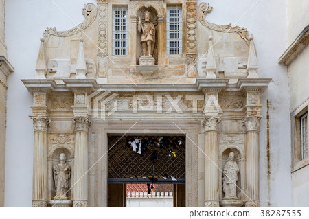 Coimbra University 38287555