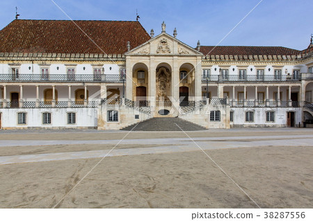 Coimbra University 38287556
