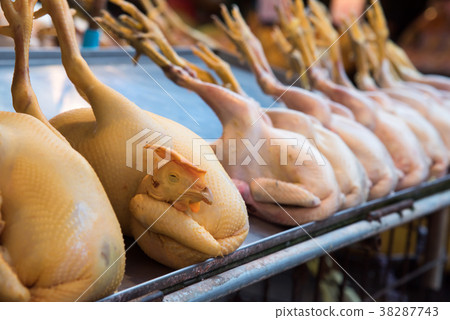 Khlong Toei market 38287743