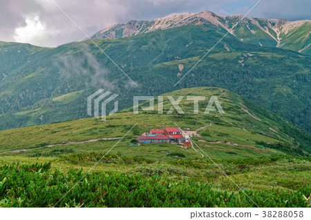 流動北阿爾卑斯山,Yakushidake和Tarohira小屋的雲彩 流動北阿爾卑斯山,Yakushidake和Tarohira小屋的雲彩 38288058
