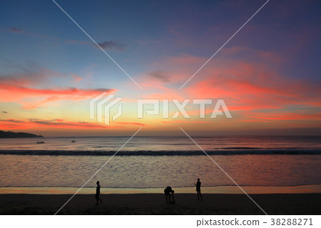 Balinese Sunset Balinese Sunset 38288271