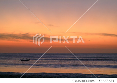 Balinese Sunset 38288284