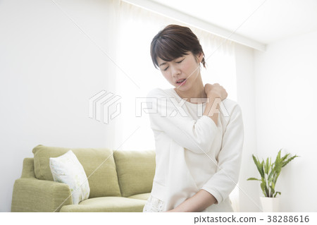 30s women 38288616