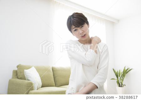 30s women 38288617
